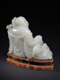 和田玉弥勒佛摆件,玉质温润,雕工细致,童子环绕,造型饱满,寓意美好