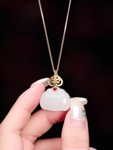 羊脂白玉为何被称作"软玉之王"?揭秘和田玉中的顶级存在💎