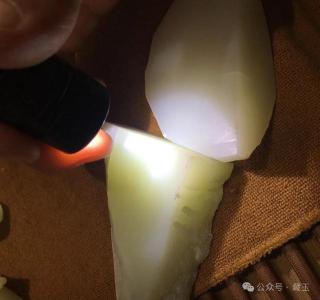 和田玉:有一种顶级,叫灯泡料!
